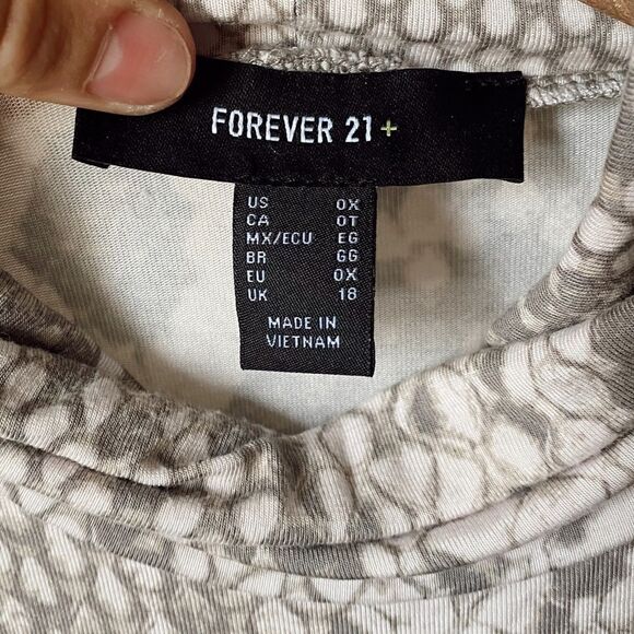 Forever 21 Plus Size Snake Print Bodysuit Savage - Picture 12 of 13